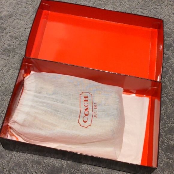 Coach wristlet - Picture 5 of 6